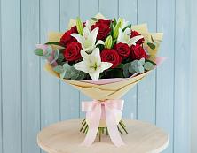 Букет цветов из:  Лилии и Розы в Воскресенском новая Москва