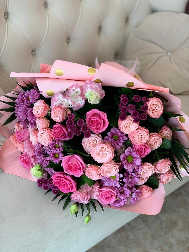 Букет цветов из: Хризантемы, Розы и Лизиантусы в Воскресенском новая Москва