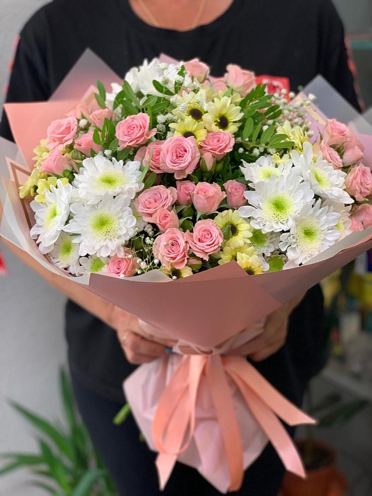 Букет цветов из: Розы и Хризантемы в Воскресенском новая Москва