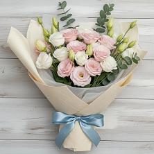 Букет цветов из:  Лизиантусы в Воскресенском новая Москва