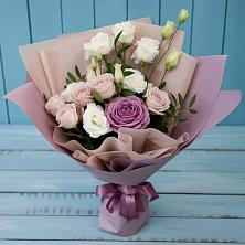 Букет цветов из:  Розы и Лизиантусы в Воскресенском новая Москва