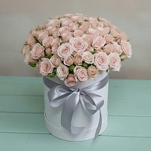 Цветочная композиция из Розы в шляпной коробке в Воскресенском новая Москва