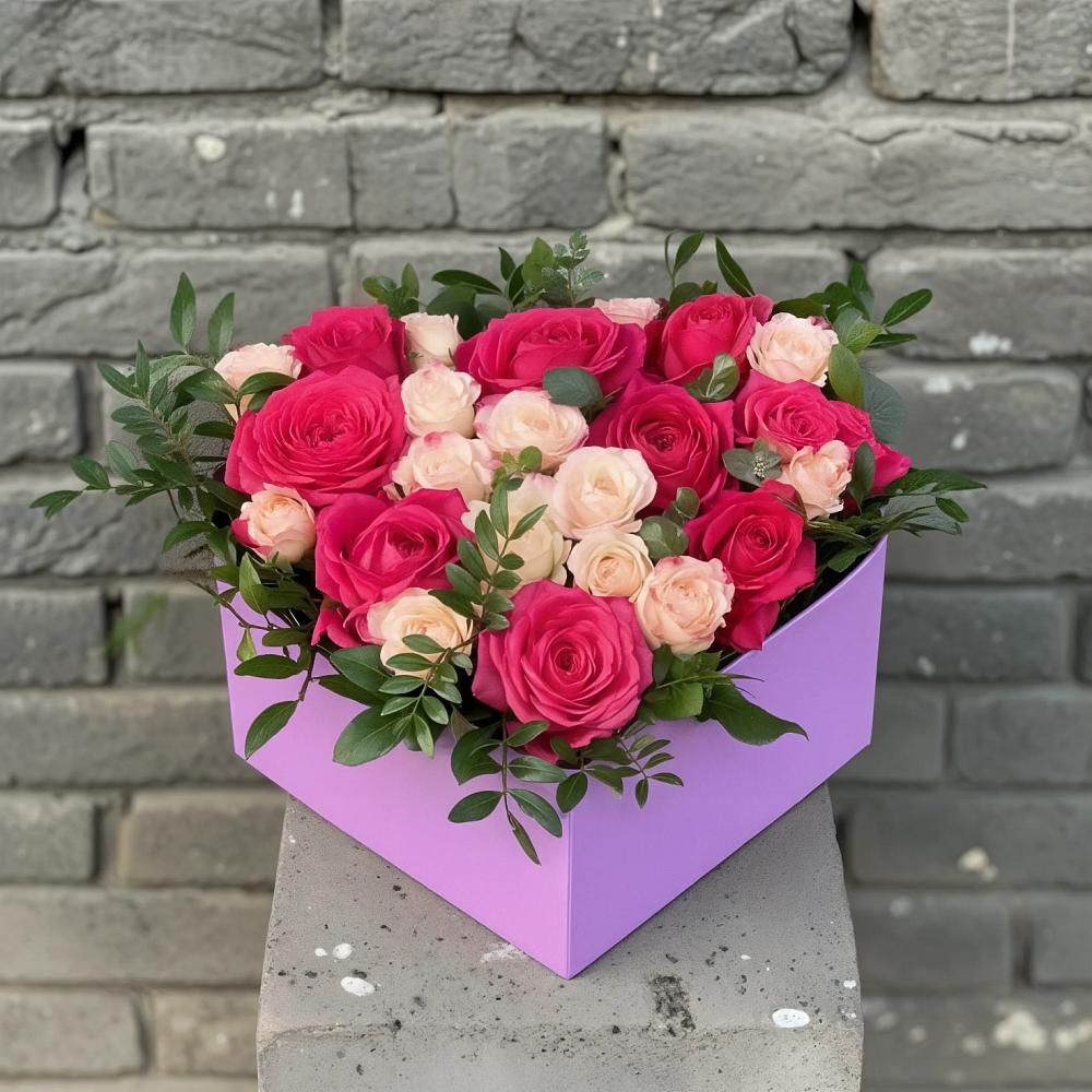 Цветочная композиция из Розы в коробке в Воскресенском новая Москва