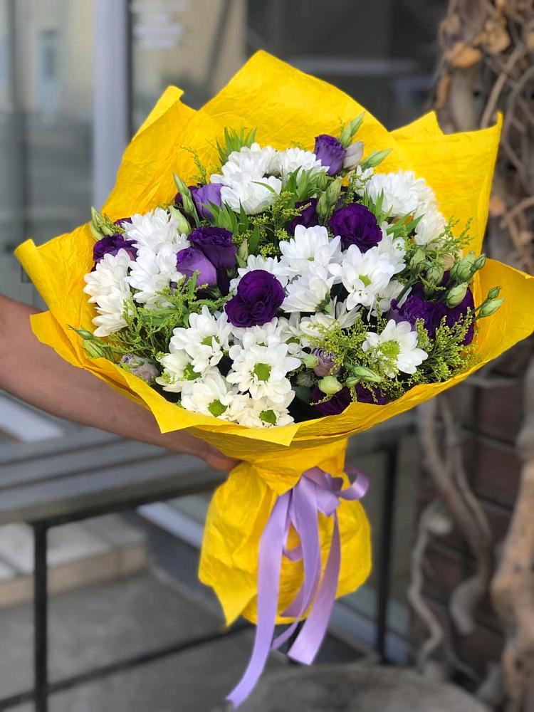 Букет цветов из: Ирисы, Хризантемы и Ромашки в Воскресенском новая Москва