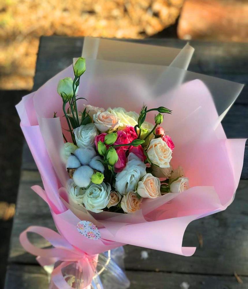 Букет цветов из: Розы и Лизиантусы в Воскресенском новая Москва