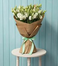 Букет цветов из:  Лизиантусы в Воскресенском новая Москва