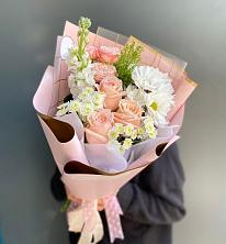 Букет цветов из:  Хризантемы и Розы в Воскресенском новая Москва