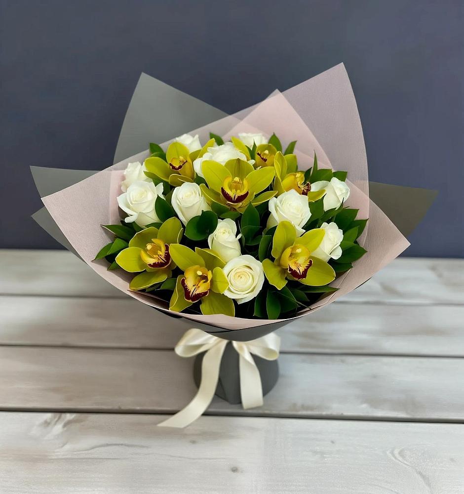 Букет цветов из: Орхидеи и Розы в Воскресенском новая Москва