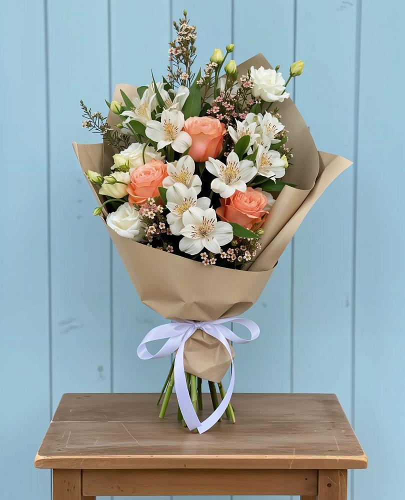 Букет цветов из: Альстромерии, Лизиантусы, Розы и Хризантемы в Воскресенском новая Москва