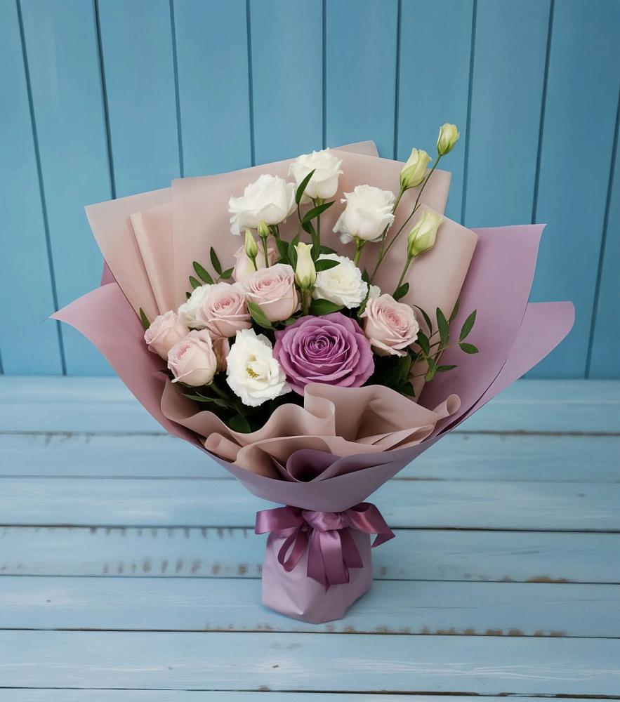 Букет цветов из: Розы и Лизиантусы в Воскресенском новая Москва