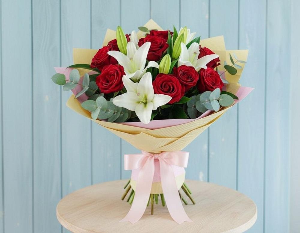 Букет цветов из: Лилии и Розы в Воскресенском новая Москва